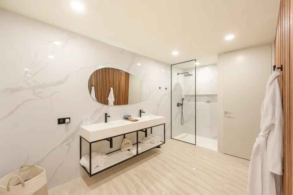 Villa 6, Studio with direct access to the pool, interior or terrace view.