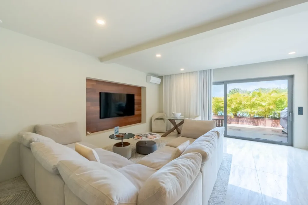 Villa 6, Studio with direct access to the pool, interior or terrace view.