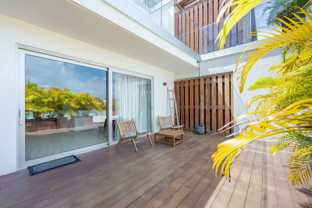Villa 6, Studio with direct access to the pool, interior or terrace view.