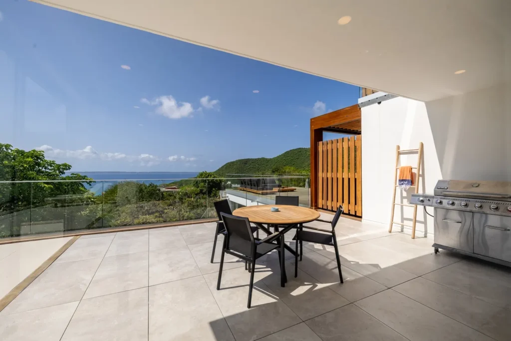 Villa 7, 1 room ocean view, interior or terrace view.