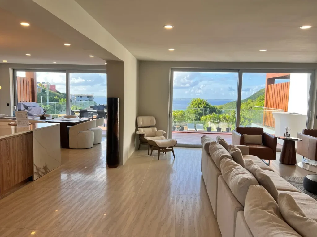 Villa 8, 2 rooms ocean view and jacuzzi, interior or terrace view.