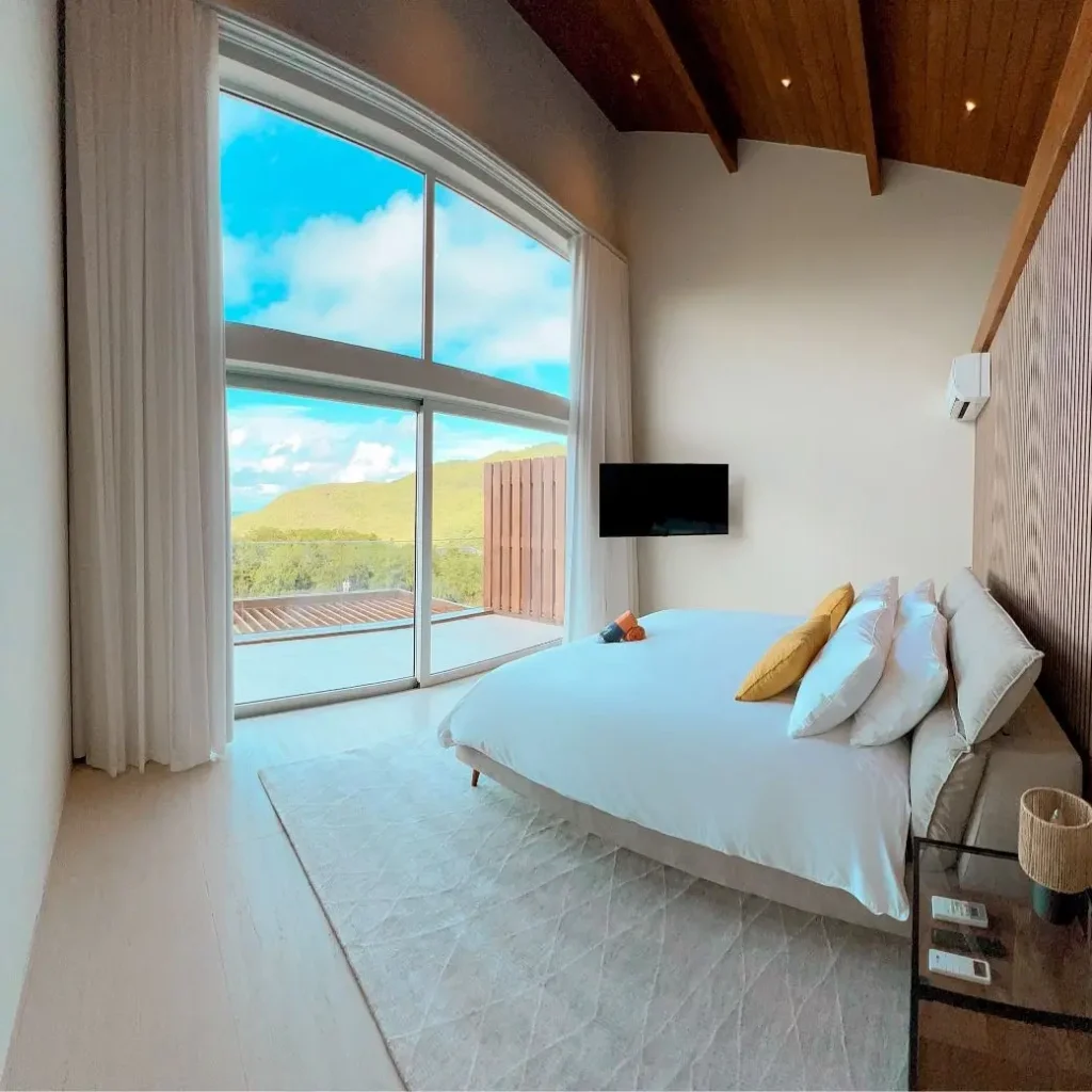 Villa 8, 2 rooms ocean view and jacuzzi, interior or terrace view.