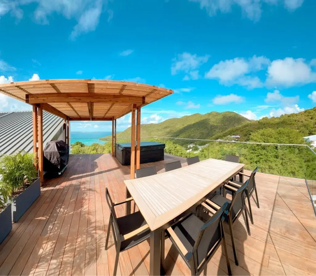 Villa 9, 2 rooms ocean view and jacuzzi, interior or terrace view.