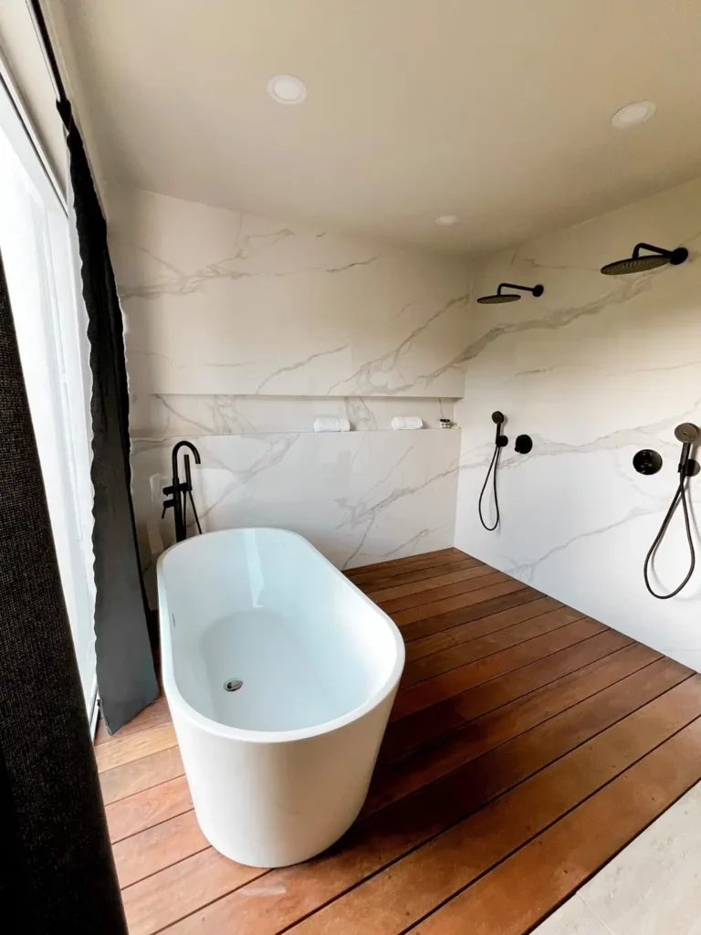 Villa 9, 2 rooms ocean view and jacuzzi, interior or terrace view.