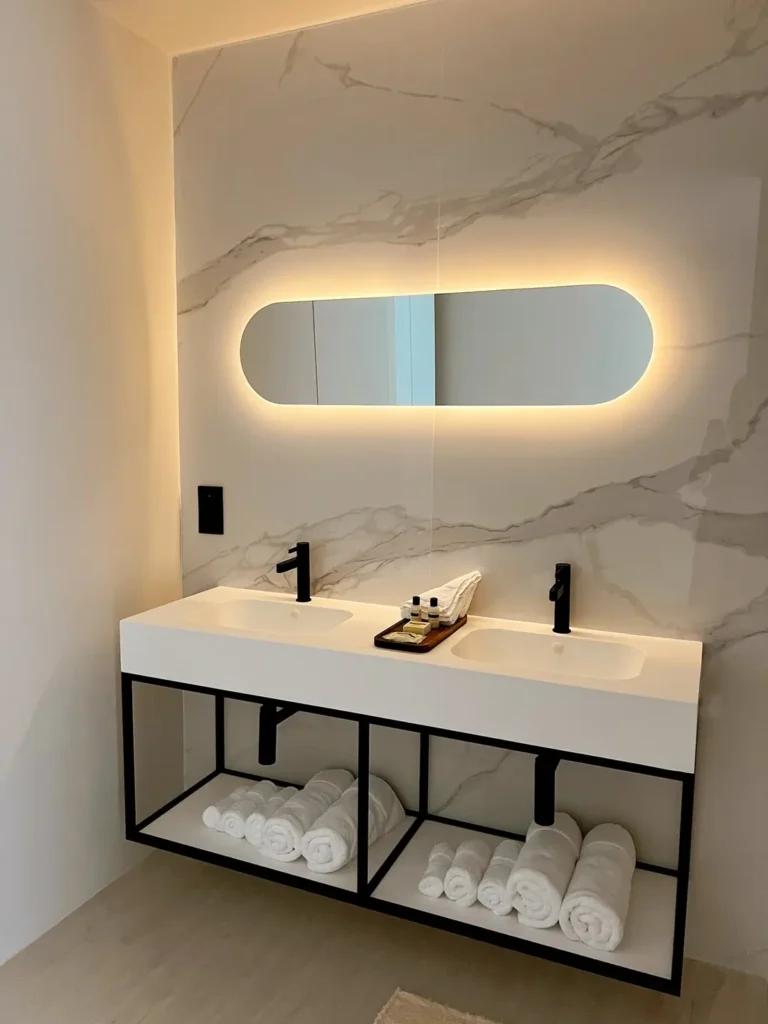 Villa 9, 2 rooms ocean view and jacuzzi, interior or terrace view.